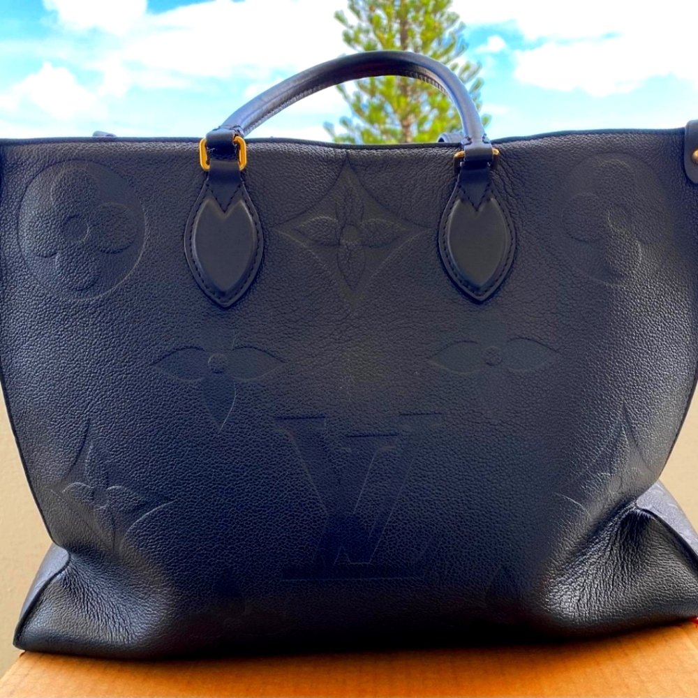 Louis Vuitton OnTheGo All Black GM